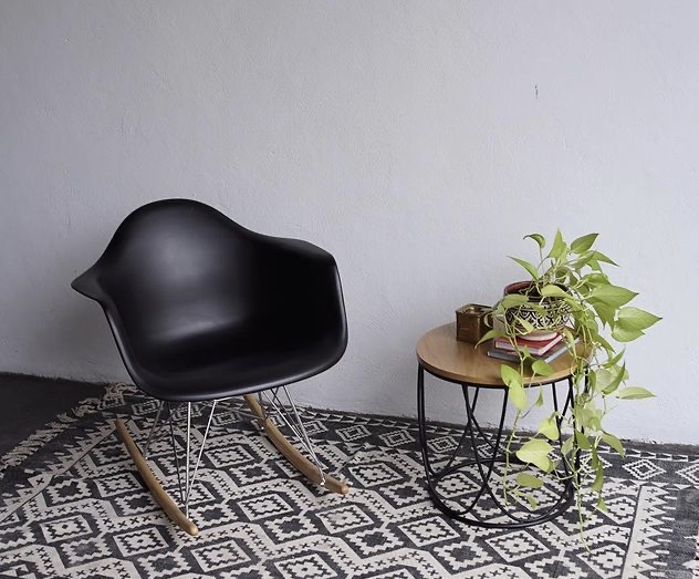 SILLON EAMES MECEDOR