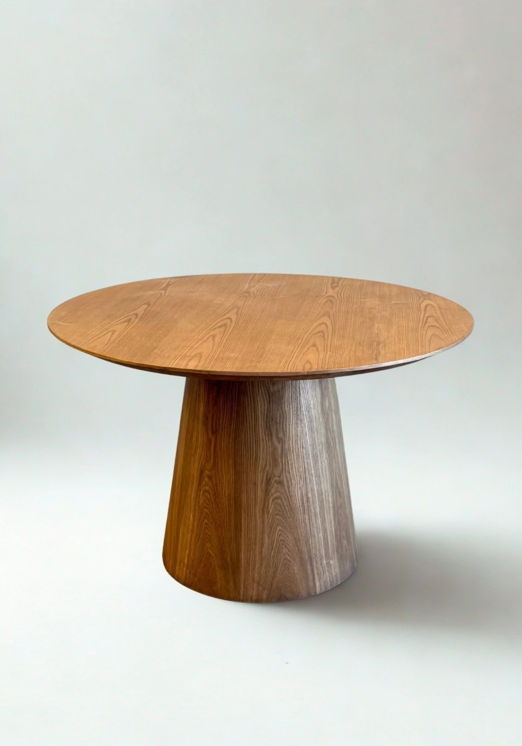 MESA REDONDA MADERA BASE CONICA 120 CM